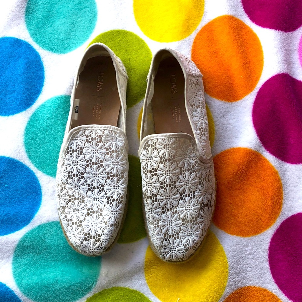 I hope you enjoy these Toms shoes!!